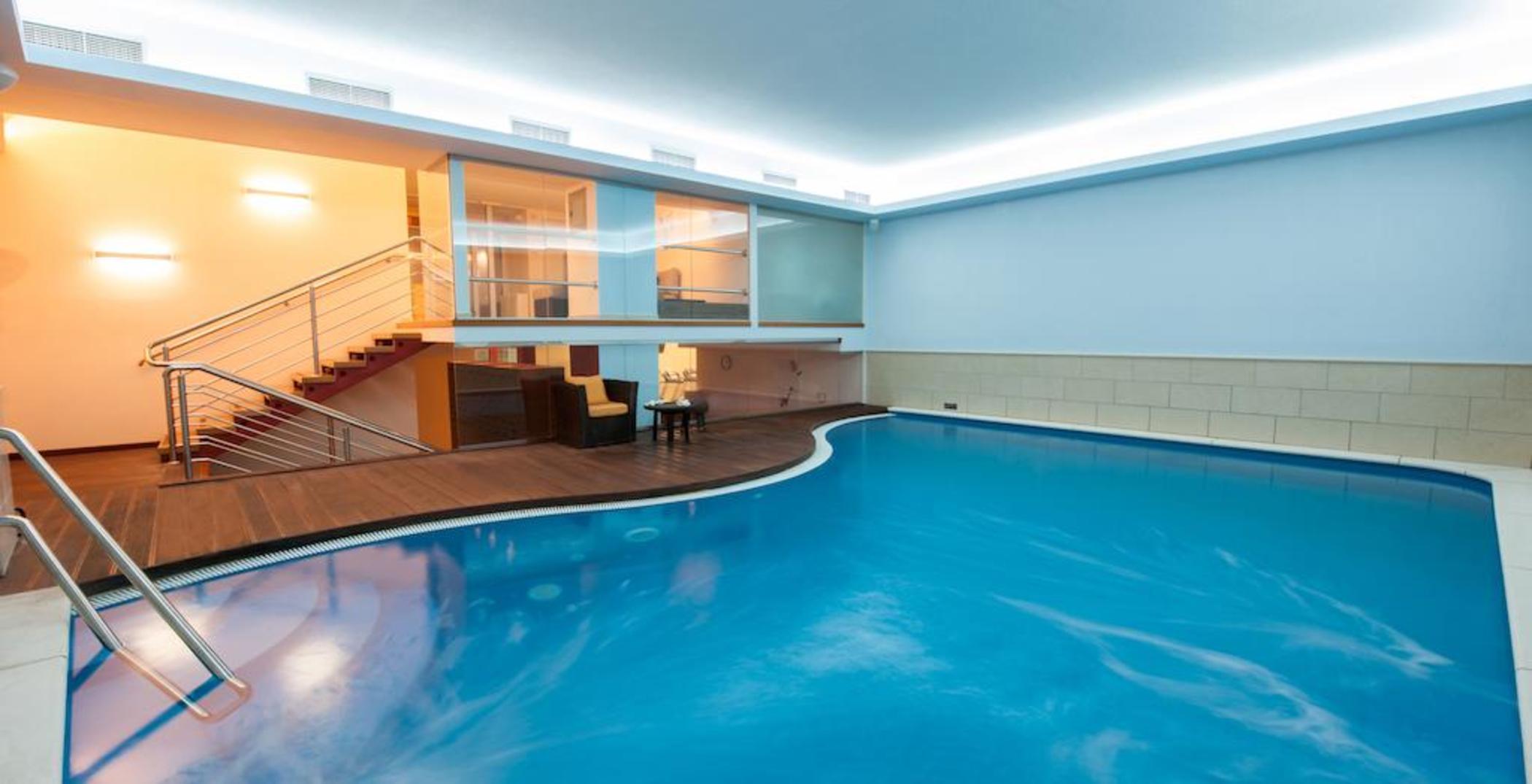 Royal Ariston Hotel Dubrovnik Bagian luar foto The swimming pool at the hotel