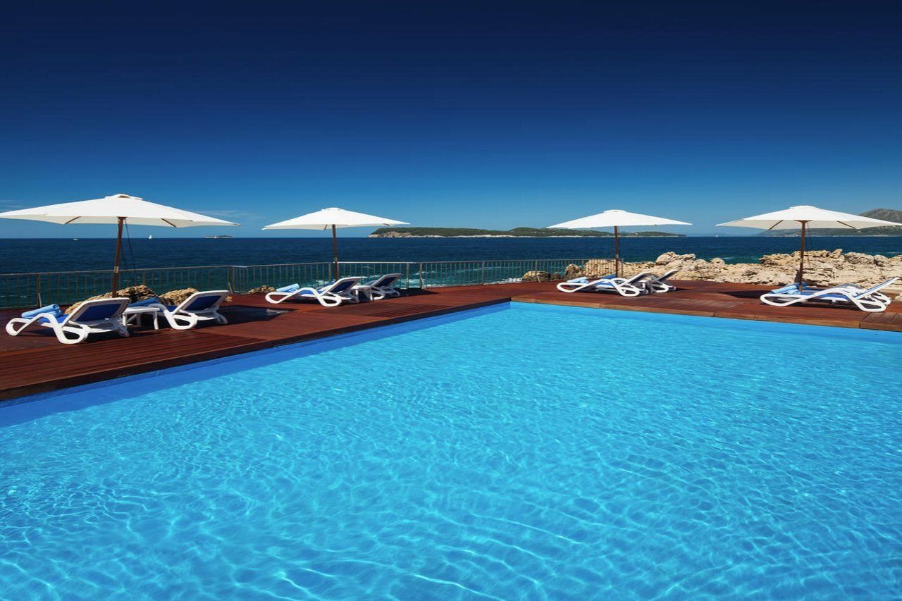 Royal Ariston Hotel Dubrovnik Bagian luar foto Infinity pool at the Hotel